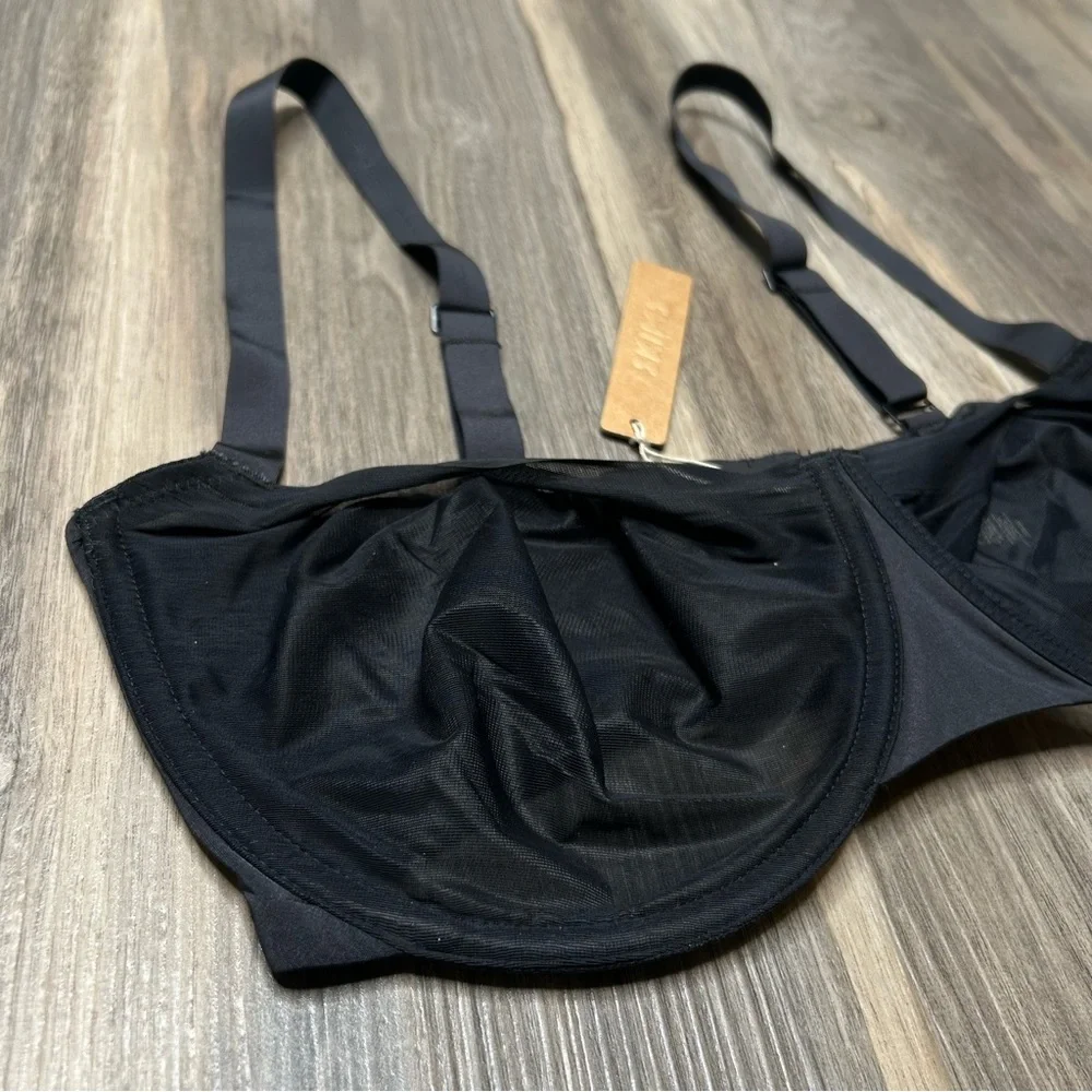 NWT SKIMS No Show Molded Unlined Balconette - Picture 3 of 11